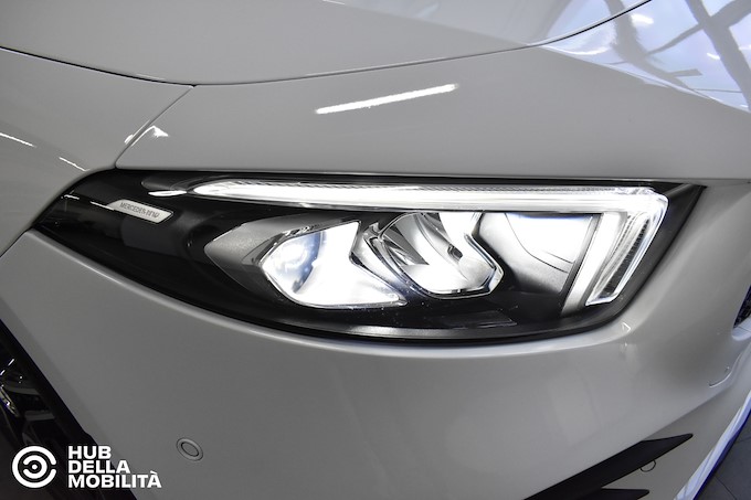 MERCEDES-BENZ A 180 d Automatic Premium Night Edition